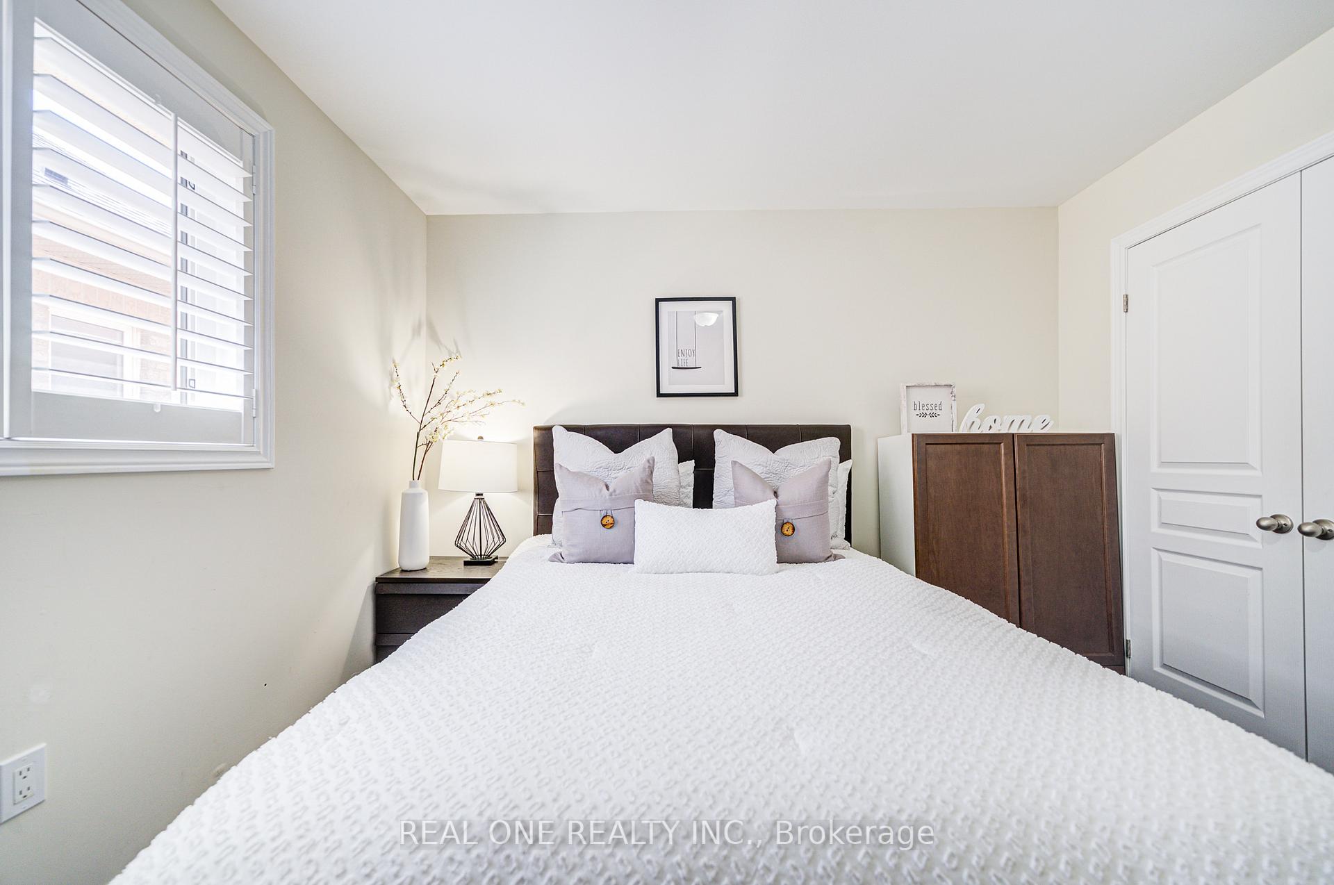Photo 29 of 248 Raymond Road, Hamilton, Meadowlands — HOMEH