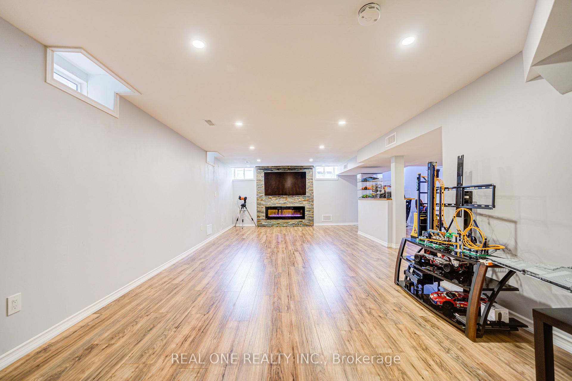 Photo 38 of 248 Raymond Road, Hamilton, Meadowlands — HOMEH
