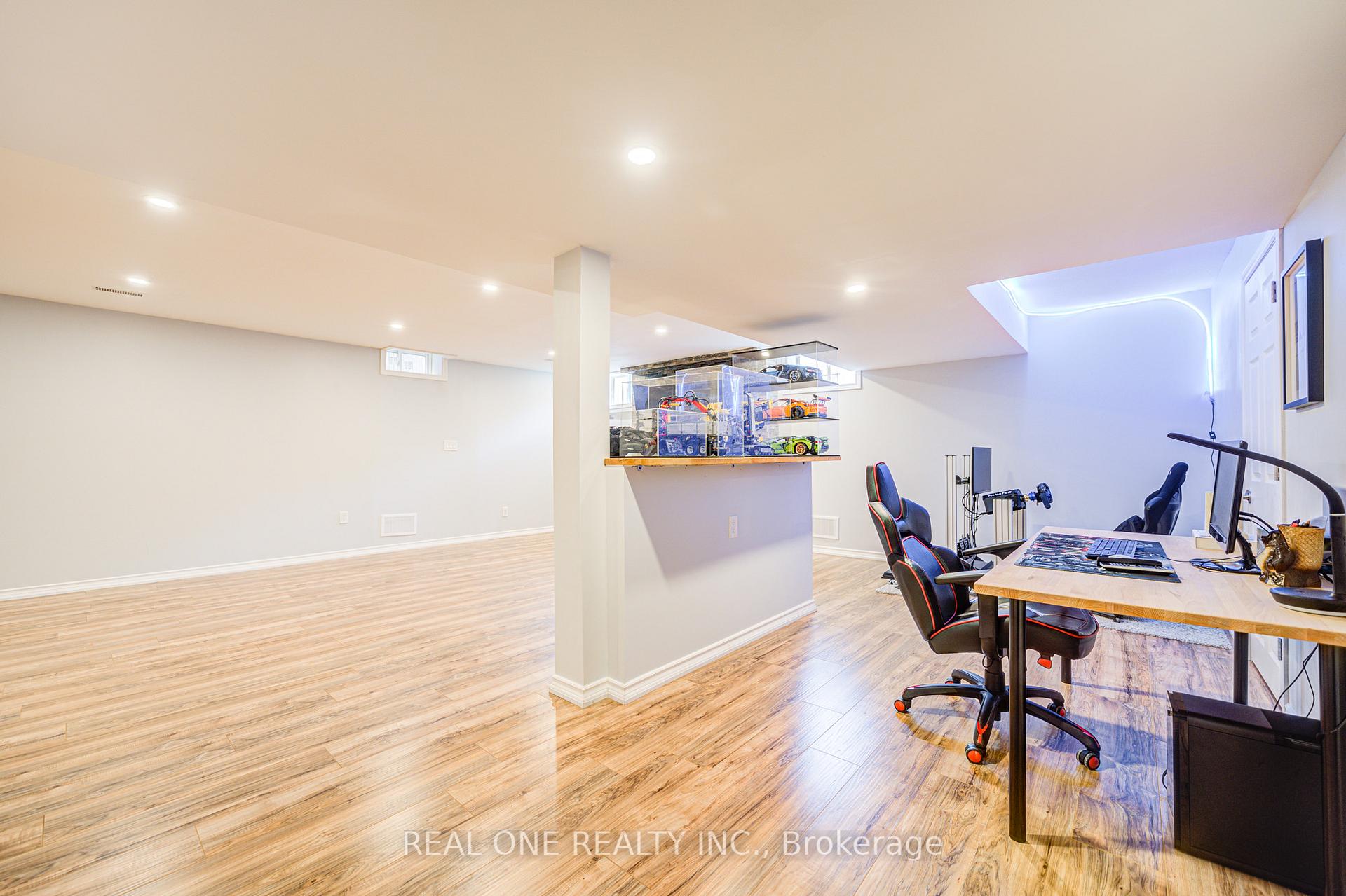 Photo 48 of 248 Raymond Road, Hamilton, Meadowlands — HOMEH