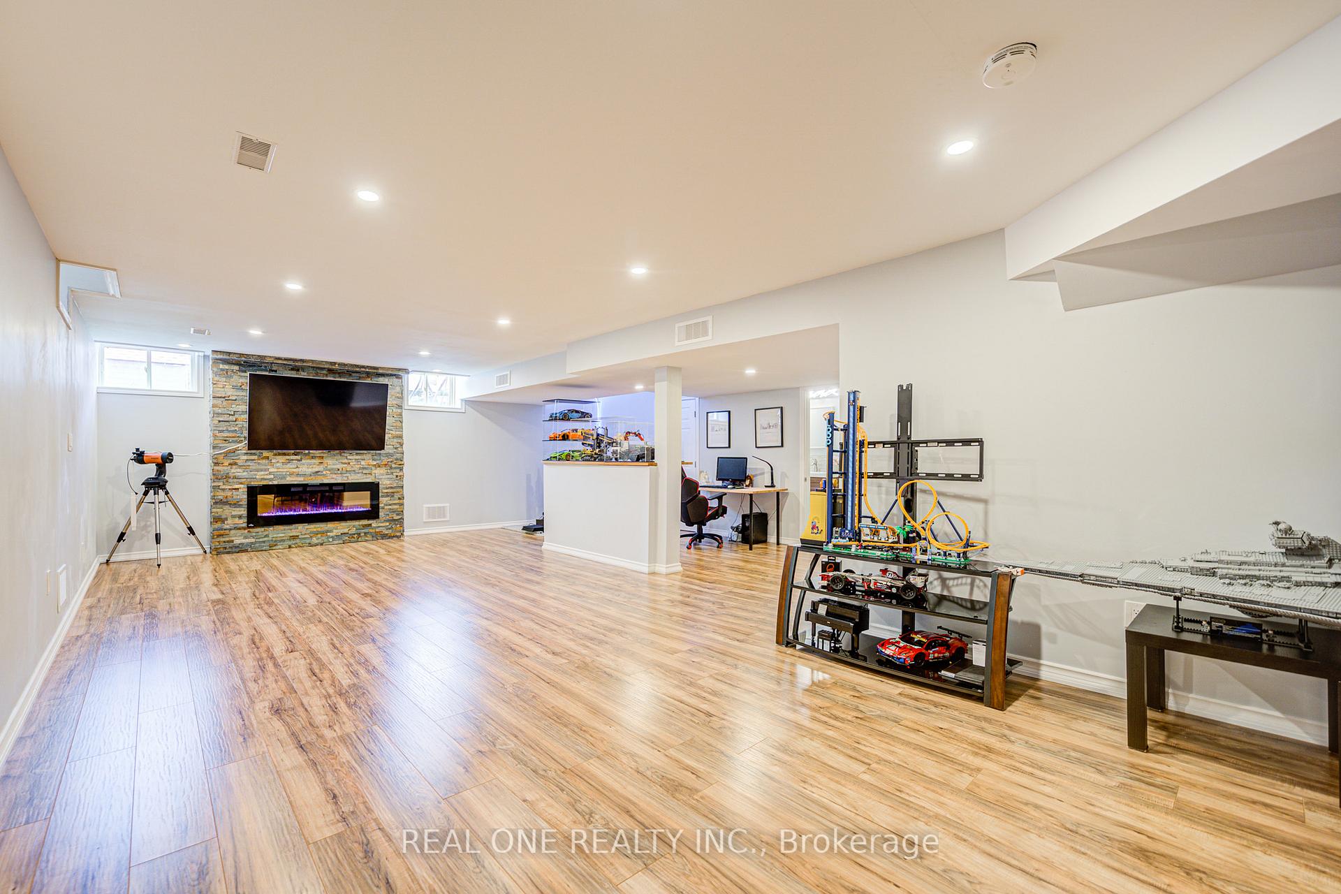Photo 39 of 248 Raymond Road, Hamilton, Meadowlands — HOMEH