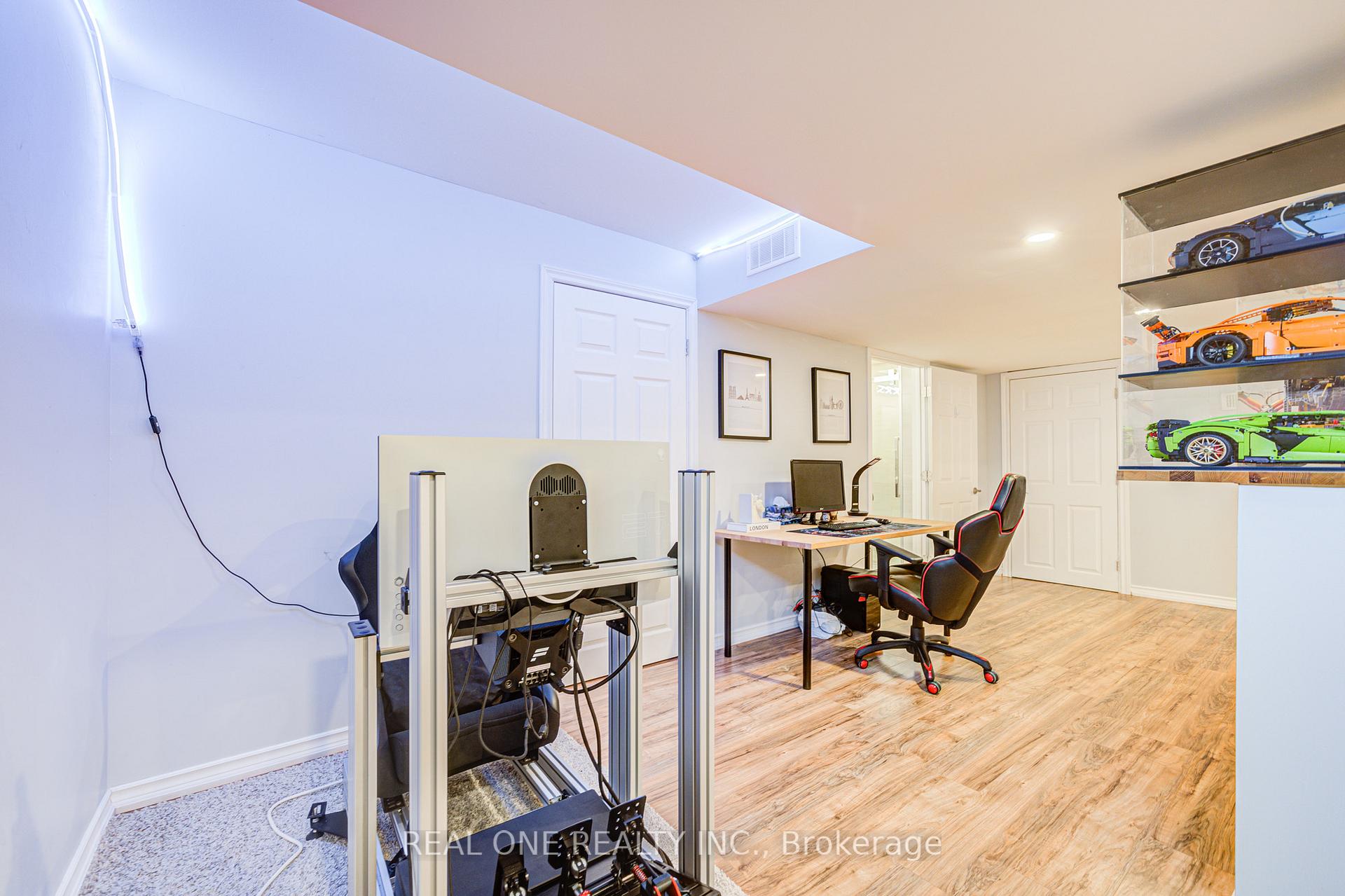 Photo 43 of 248 Raymond Road, Hamilton, Meadowlands — HOMEH