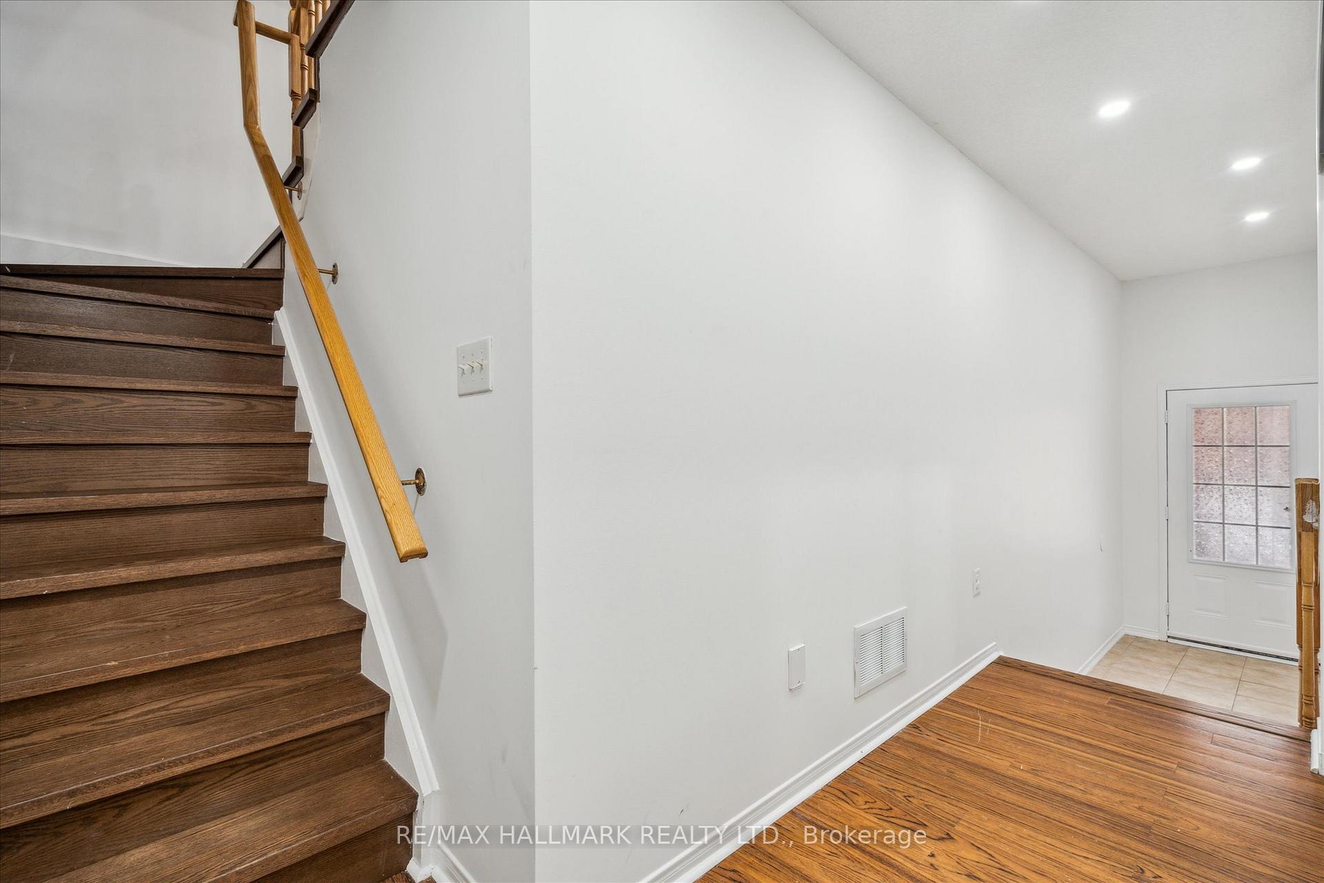 Photo 10 of 934 Audley Road N, Ajax, Central East — HOMEH