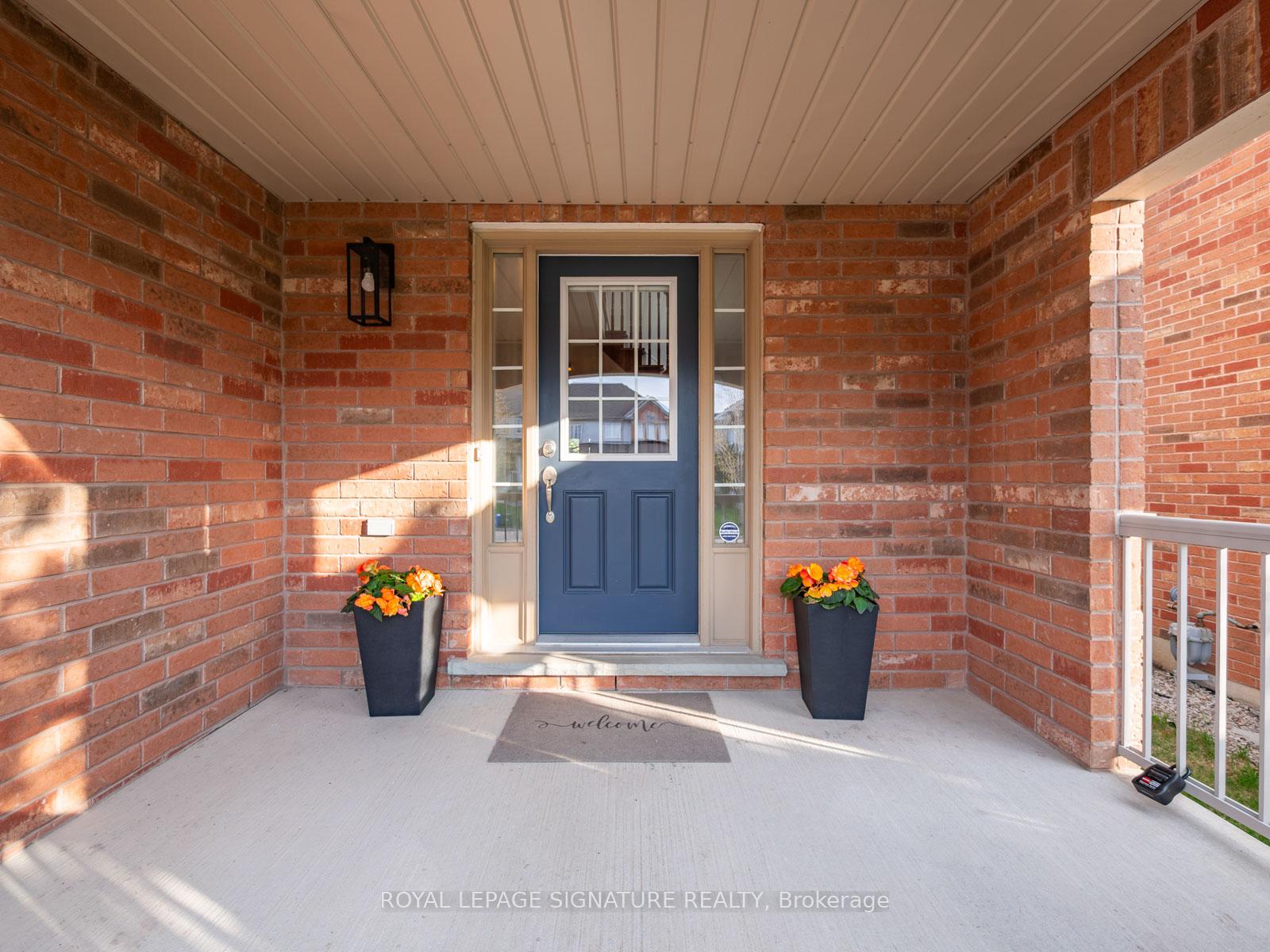 Photo 3 of 37 Dewell Crescent, Clarington, Courtice — HOMEH