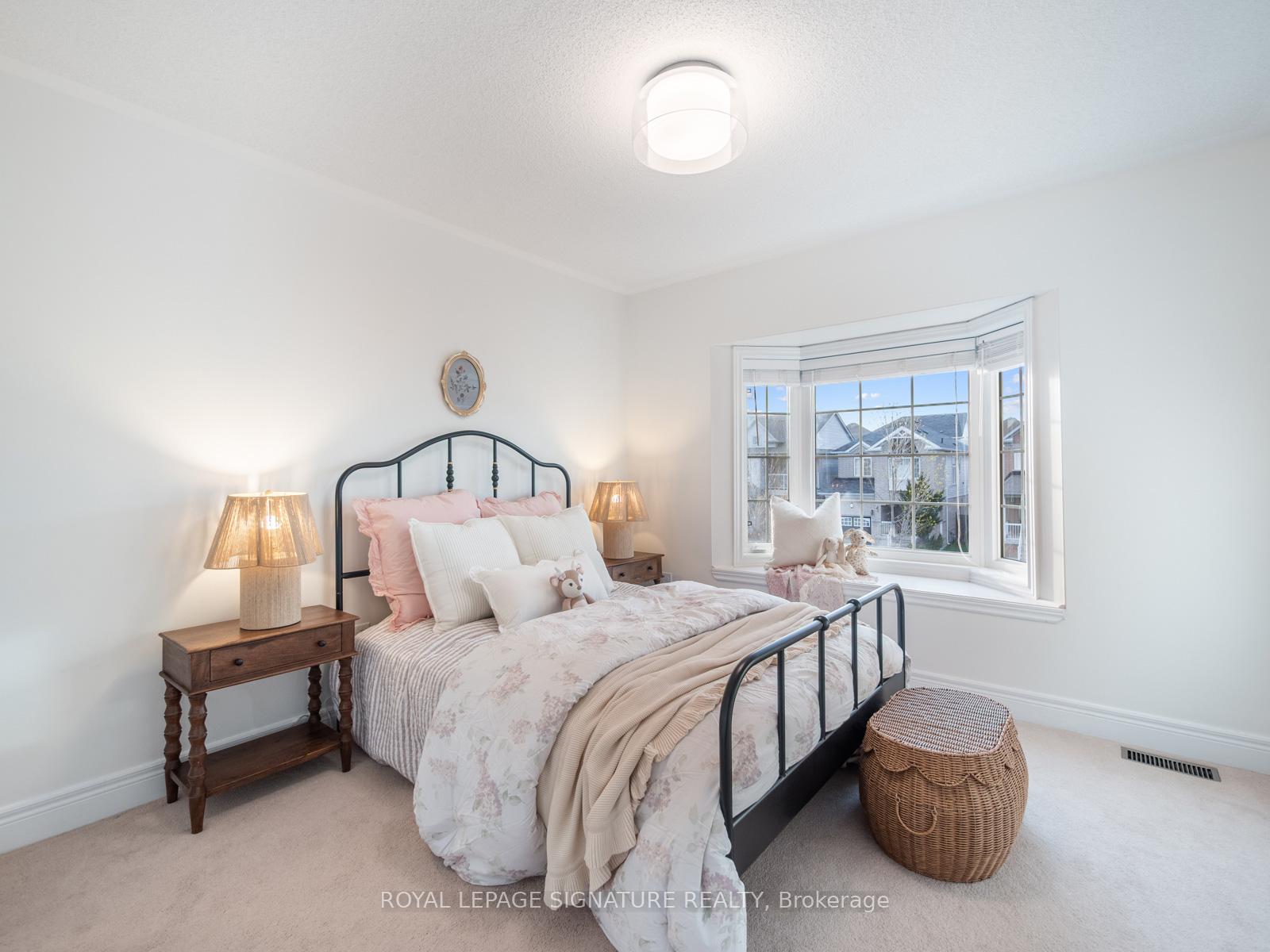 Photo 22 of 37 Dewell Crescent, Clarington, Courtice — HOMEH