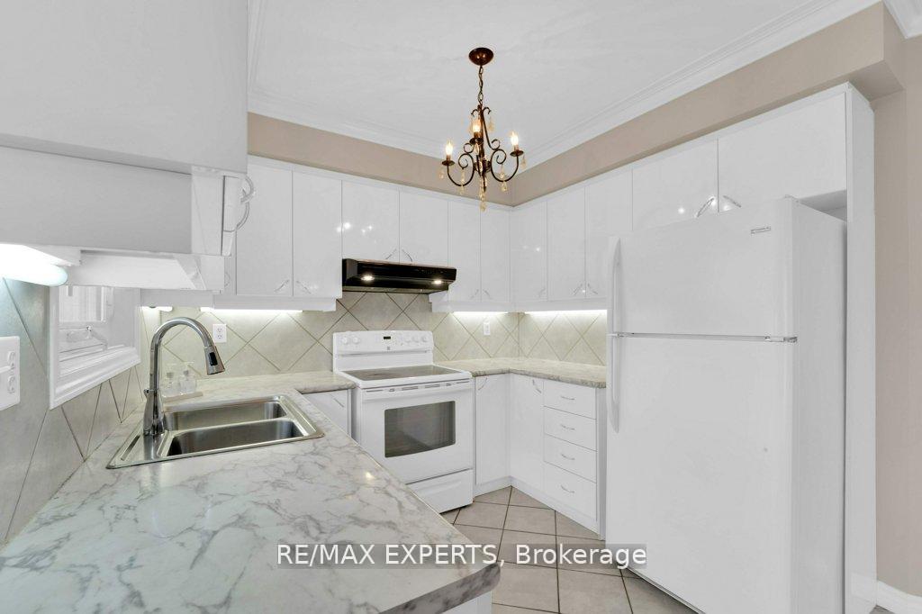 Photo 12 of 103 Fountainbridge Drive, Caledon, Bolton East — HOMEH