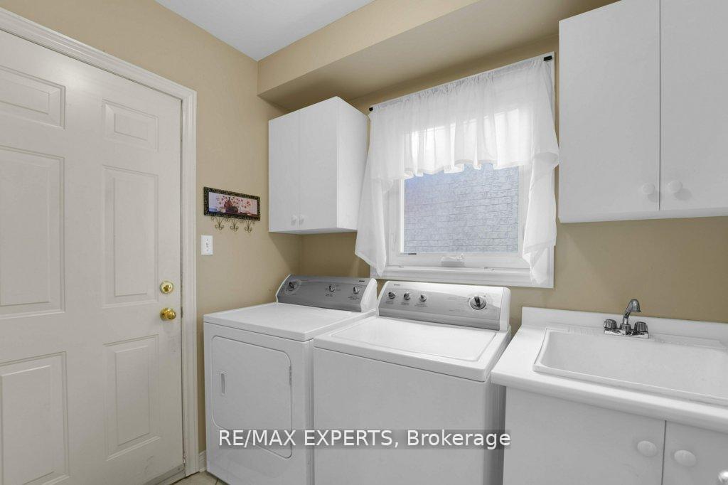 Photo 10 of 103 Fountainbridge Drive, Caledon, Bolton East — HOMEH