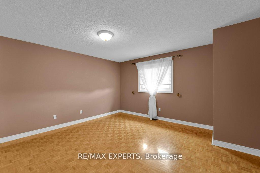 Photo 19 of 103 Fountainbridge Drive, Caledon, Bolton East — HOMEH