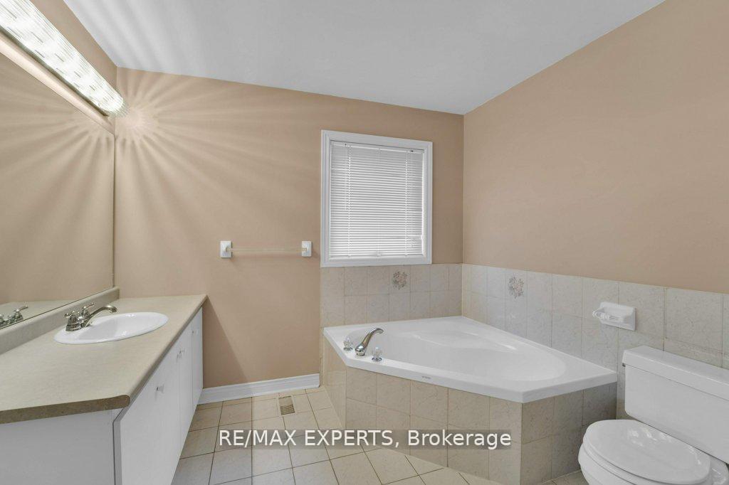 Photo 17 of 103 Fountainbridge Drive, Caledon, Bolton East — HOMEH