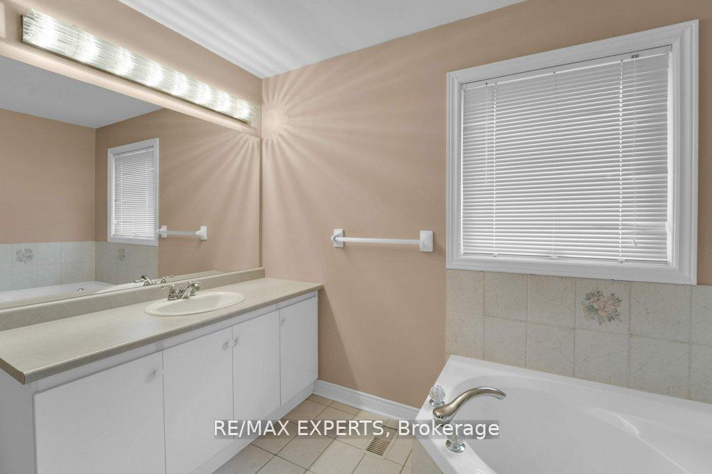 Photo 21 of 103 Fountainbridge Drive, Caledon, Bolton East — HOMEH