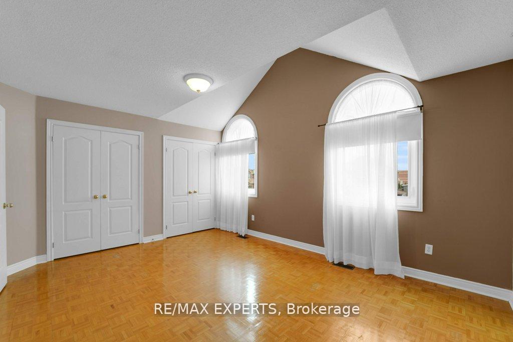 Photo 37 of 103 Fountainbridge Drive, Caledon, Bolton East — HOMEH