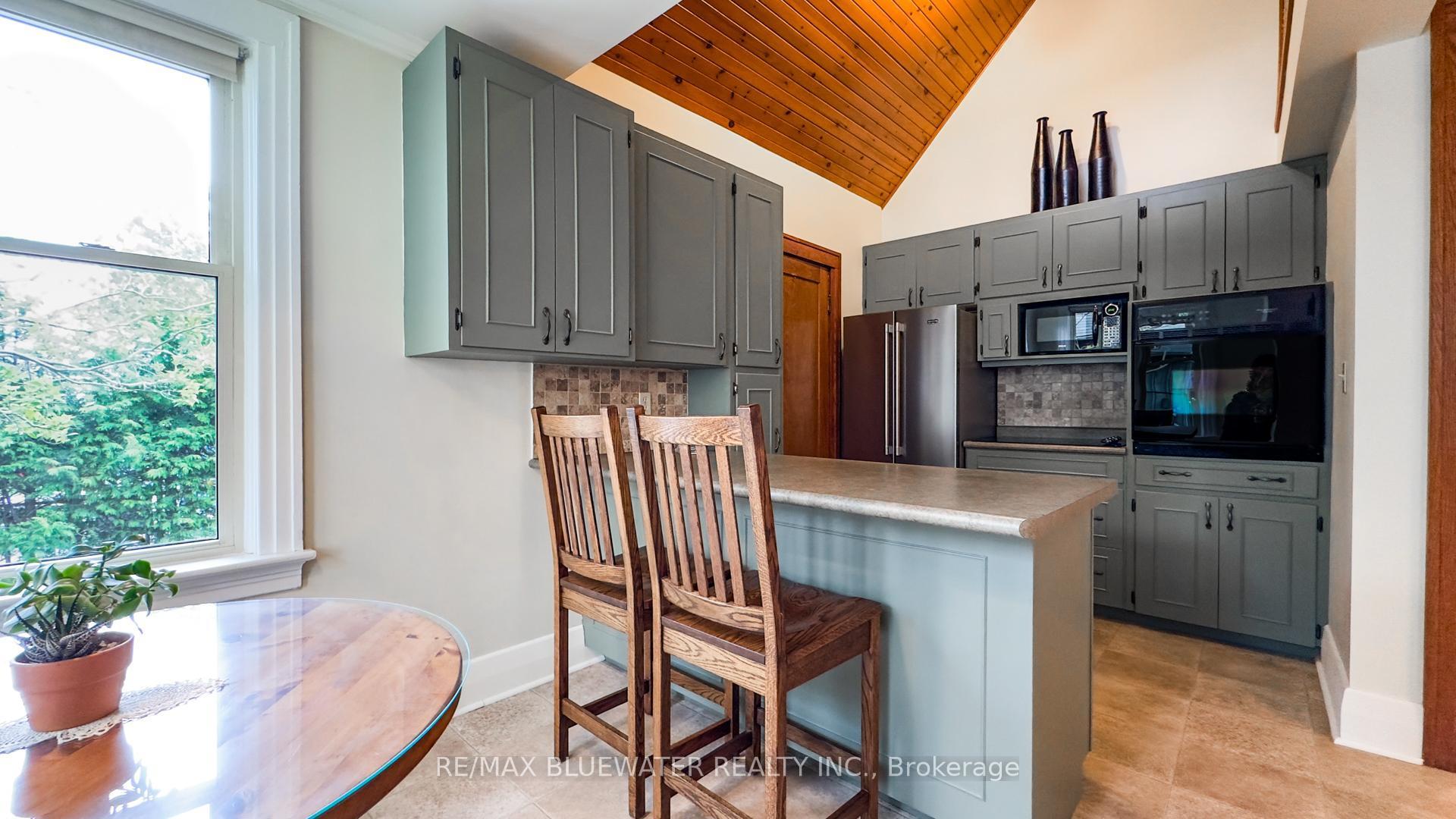 Photo 4 of 27 Victoria Street E, South Huron, Exeter — HOMEH
