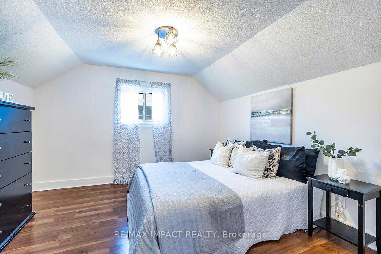 Photo 6 of 211 James Street, Oshawa, Central — HOMEH