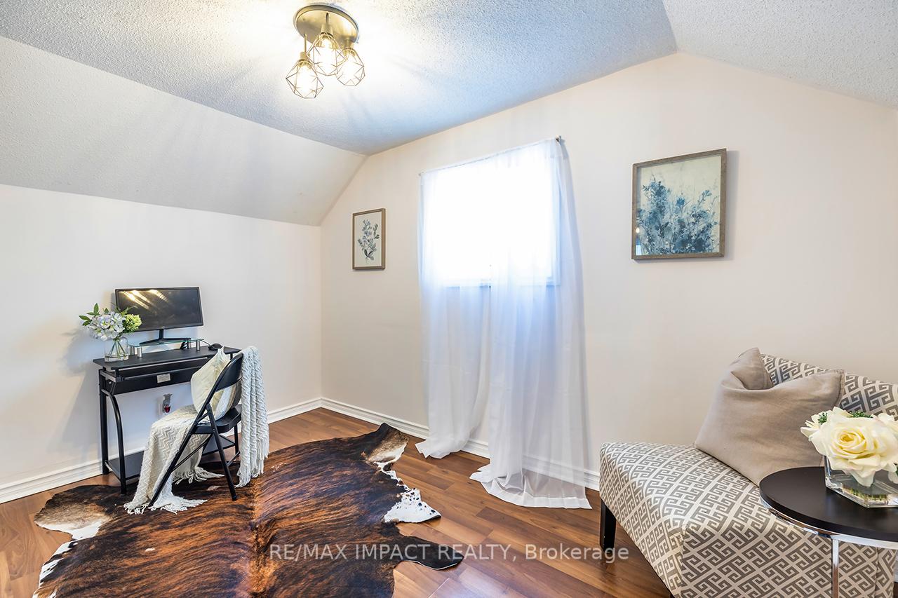 Photo 17 of 211 James Street, Oshawa, Central — HOMEH