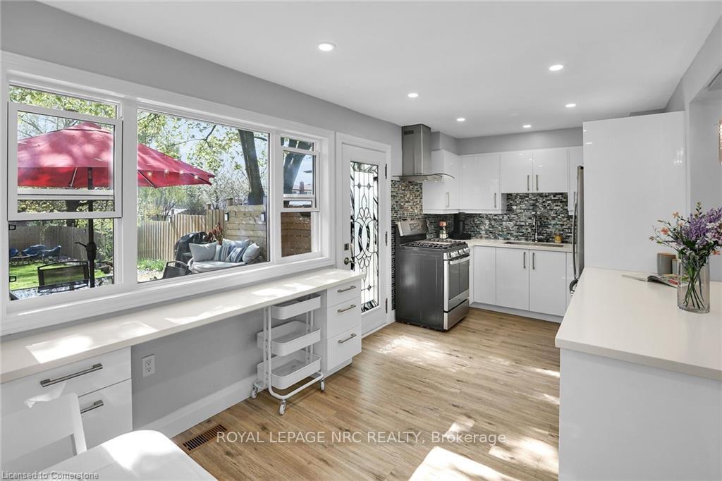 Photo 24 of 385 East 23rd Street, Hamilton, Burkholme — HOMEH