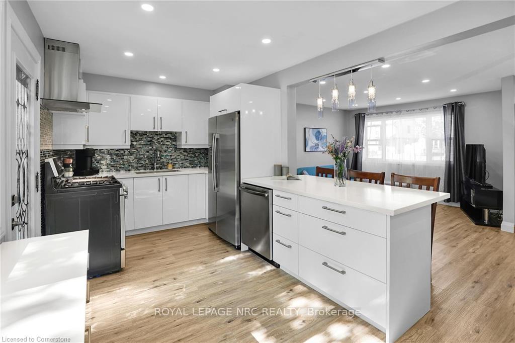 Photo 2 of 385 East 23rd Street, Hamilton, Burkholme — HOMEH