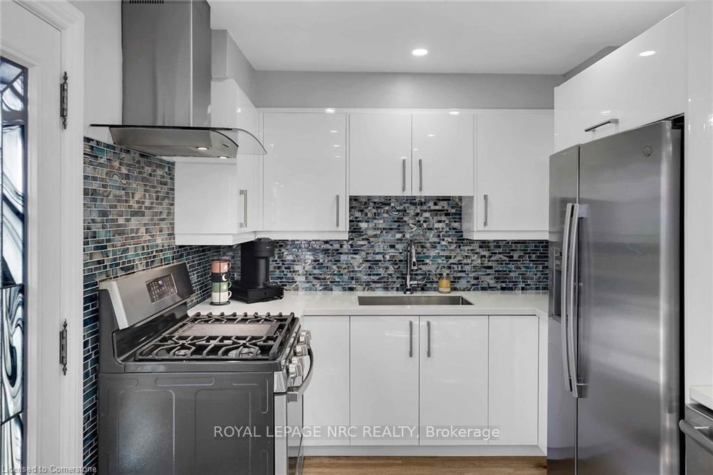 Photo 12 of 385 East 23rd Street, Hamilton, Burkholme — HOMEH