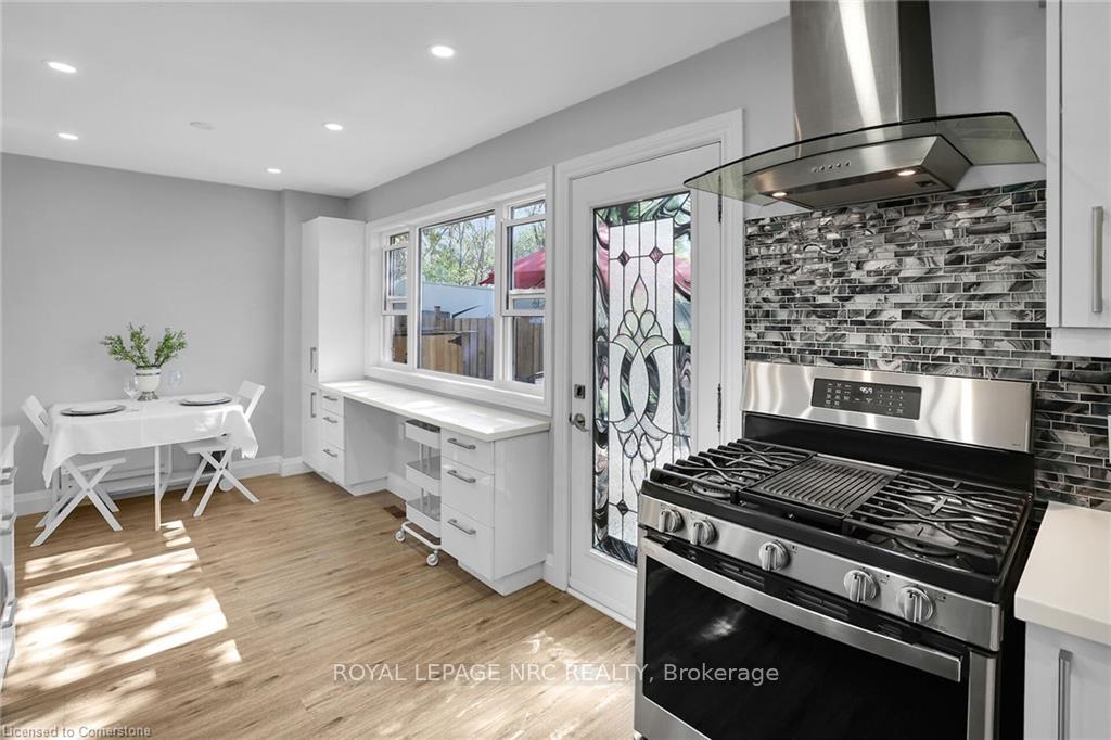 Photo 33 of 385 East 23rd Street, Hamilton, Burkholme — HOMEH