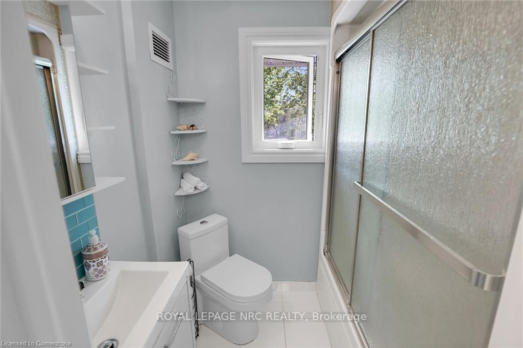 Photo 19 of 385 East 23rd Street, Hamilton, Burkholme — HOMEH