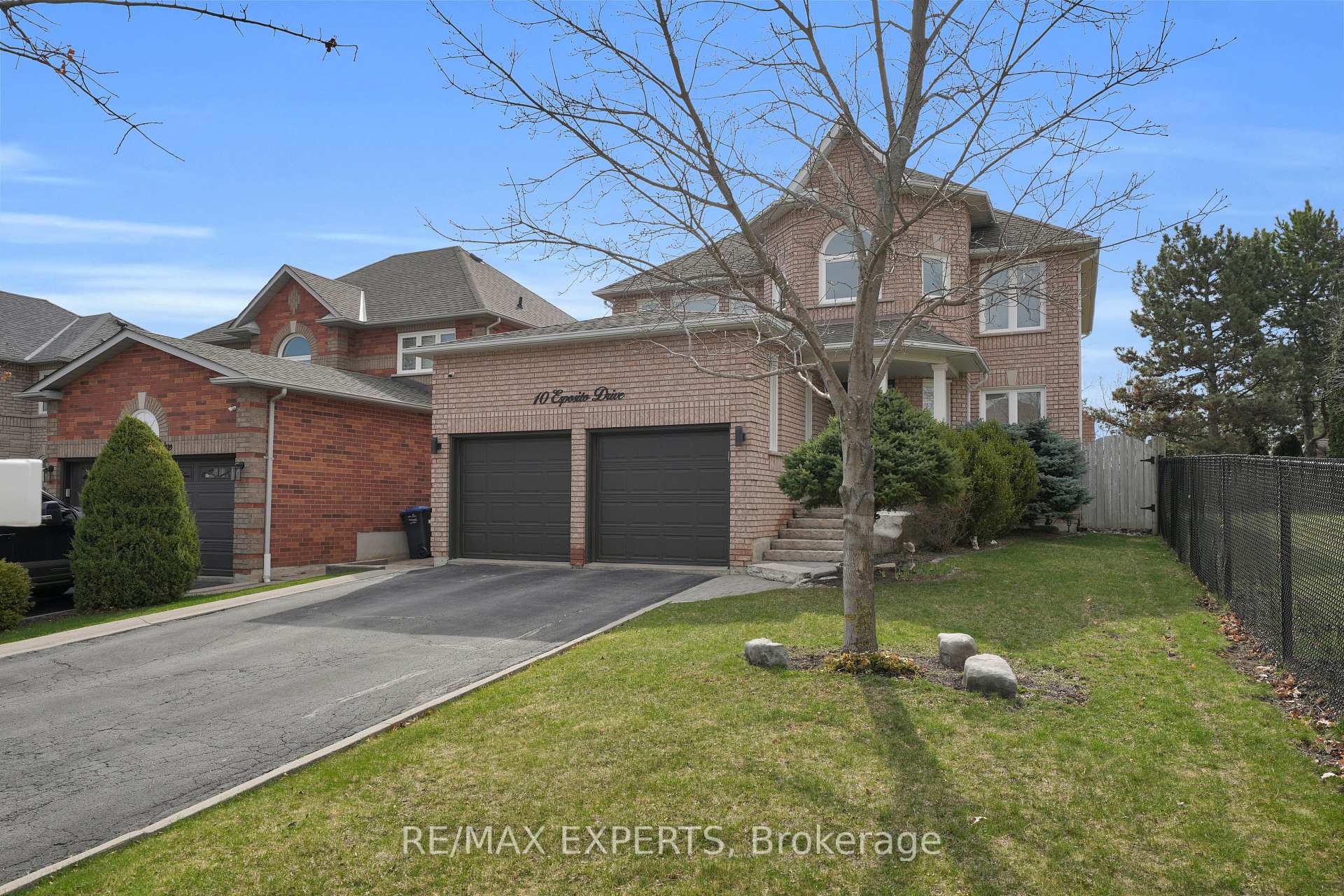 Photo 2 of 10 Esposito Drive, Caledon, Bolton East — HOMEH
