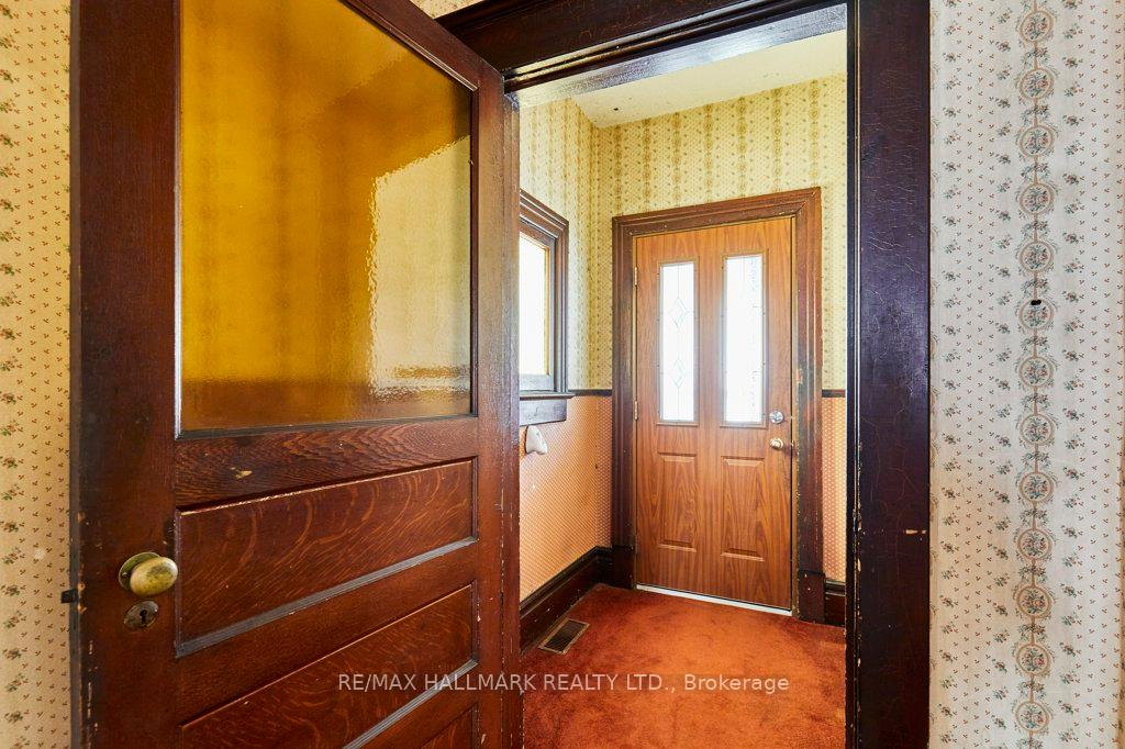 Photo 19 of 116 Hiawatha Road, Toronto, Greenwood-Coxwell — HOMEH