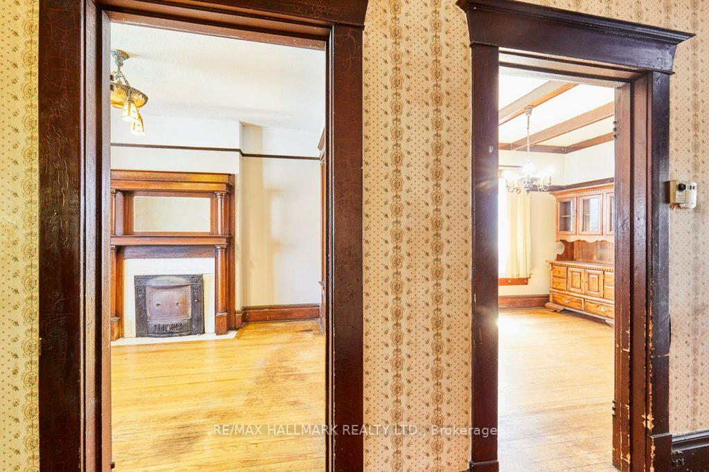 Photo 7 of 116 Hiawatha Road, Toronto, Greenwood-Coxwell — HOMEH