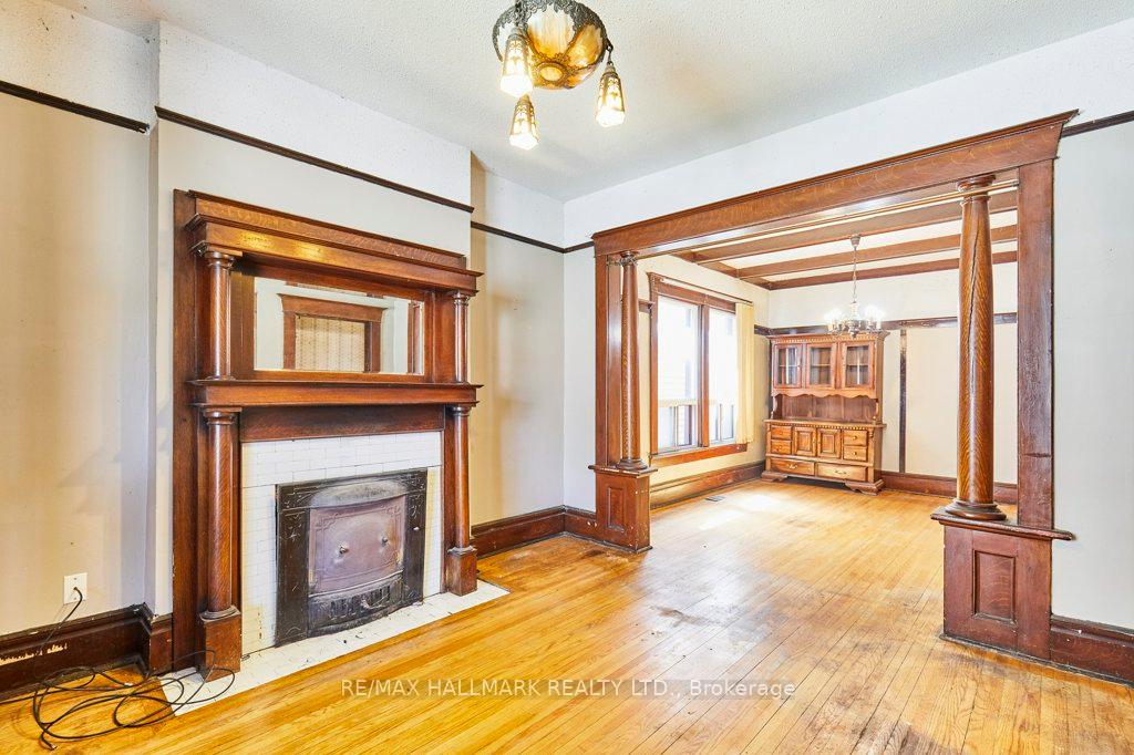 Photo 10 of 116 Hiawatha Road, Toronto, Greenwood-Coxwell — HOMEH