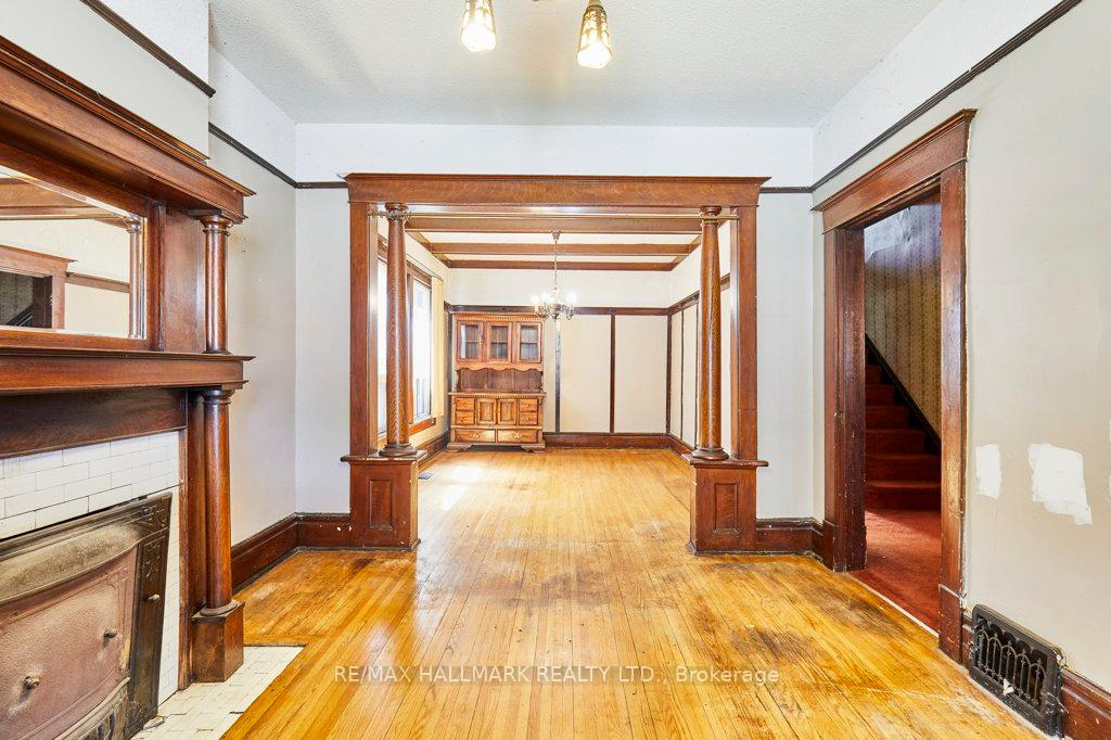 Photo 13 of 116 Hiawatha Road, Toronto, Greenwood-Coxwell — HOMEH