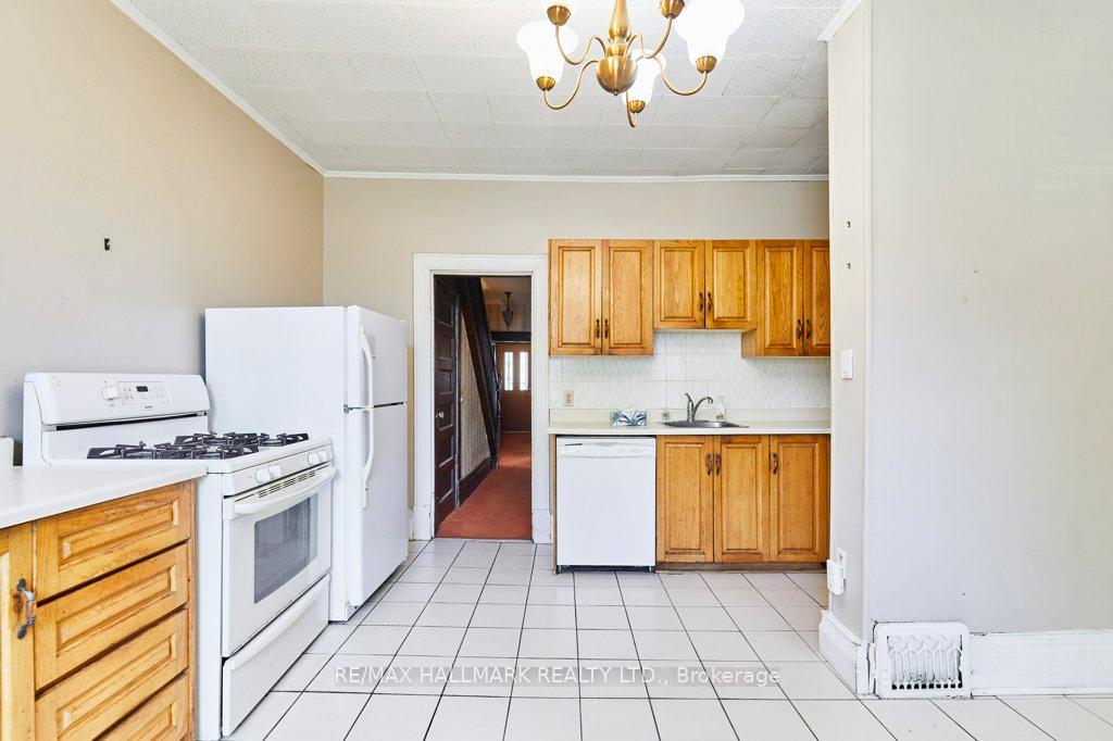Photo 16 of 116 Hiawatha Road, Toronto, Greenwood-Coxwell — HOMEH