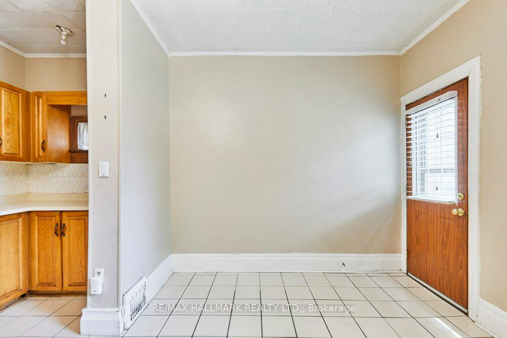 Photo 11 of 116 Hiawatha Road, Toronto, Greenwood-Coxwell — HOMEH