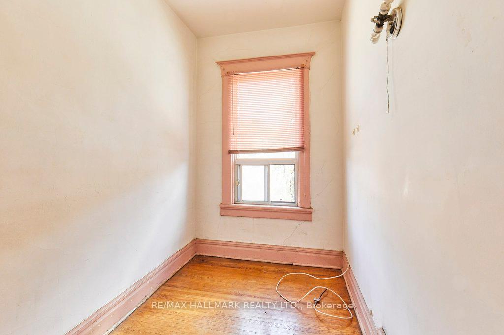 Photo 23 of 116 Hiawatha Road, Toronto, Greenwood-Coxwell — HOMEH