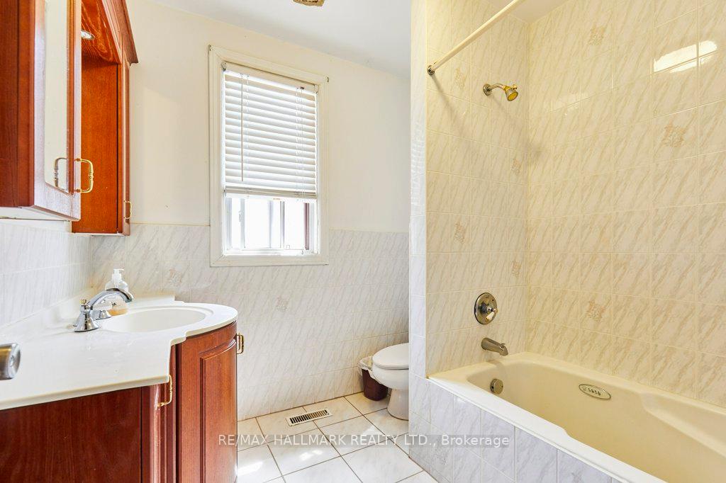 Photo 34 of 116 Hiawatha Road, Toronto, Greenwood-Coxwell — HOMEH