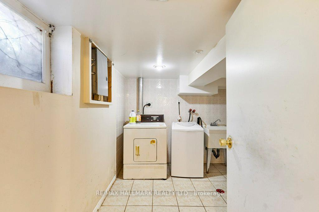 Photo 36 of 116 Hiawatha Road, Toronto, Greenwood-Coxwell — HOMEH