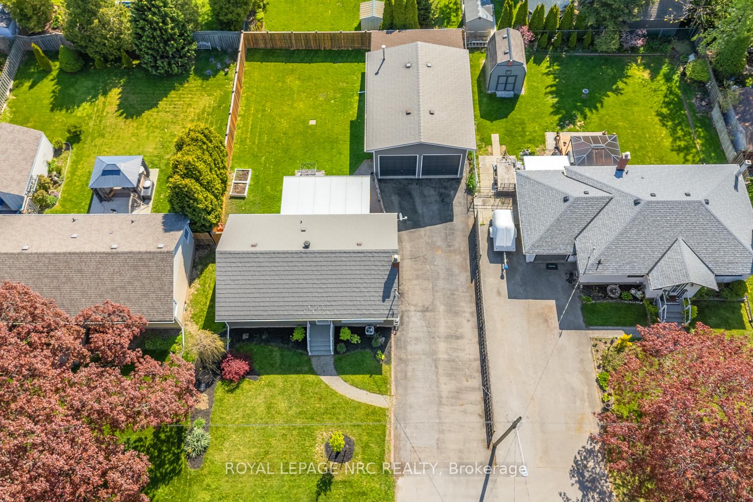Photo 6 of 11 Albany Drive, St. Catharines, Lakeport — HOMEH