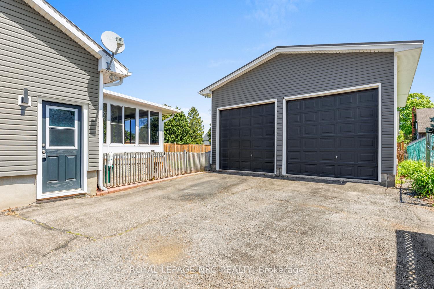 Photo 14 of 11 Albany Drive, St. Catharines, Lakeport — HOMEH