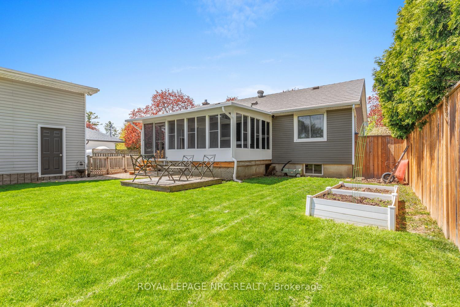Photo 32 of 11 Albany Drive, St. Catharines, Lakeport — HOMEH