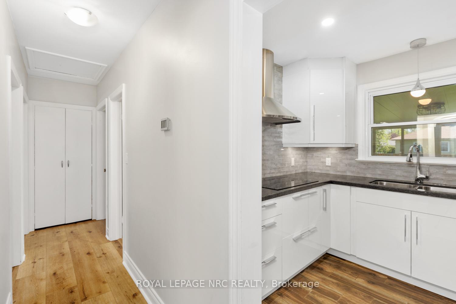 Photo 17 of 11 Albany Drive, St. Catharines, Lakeport — HOMEH