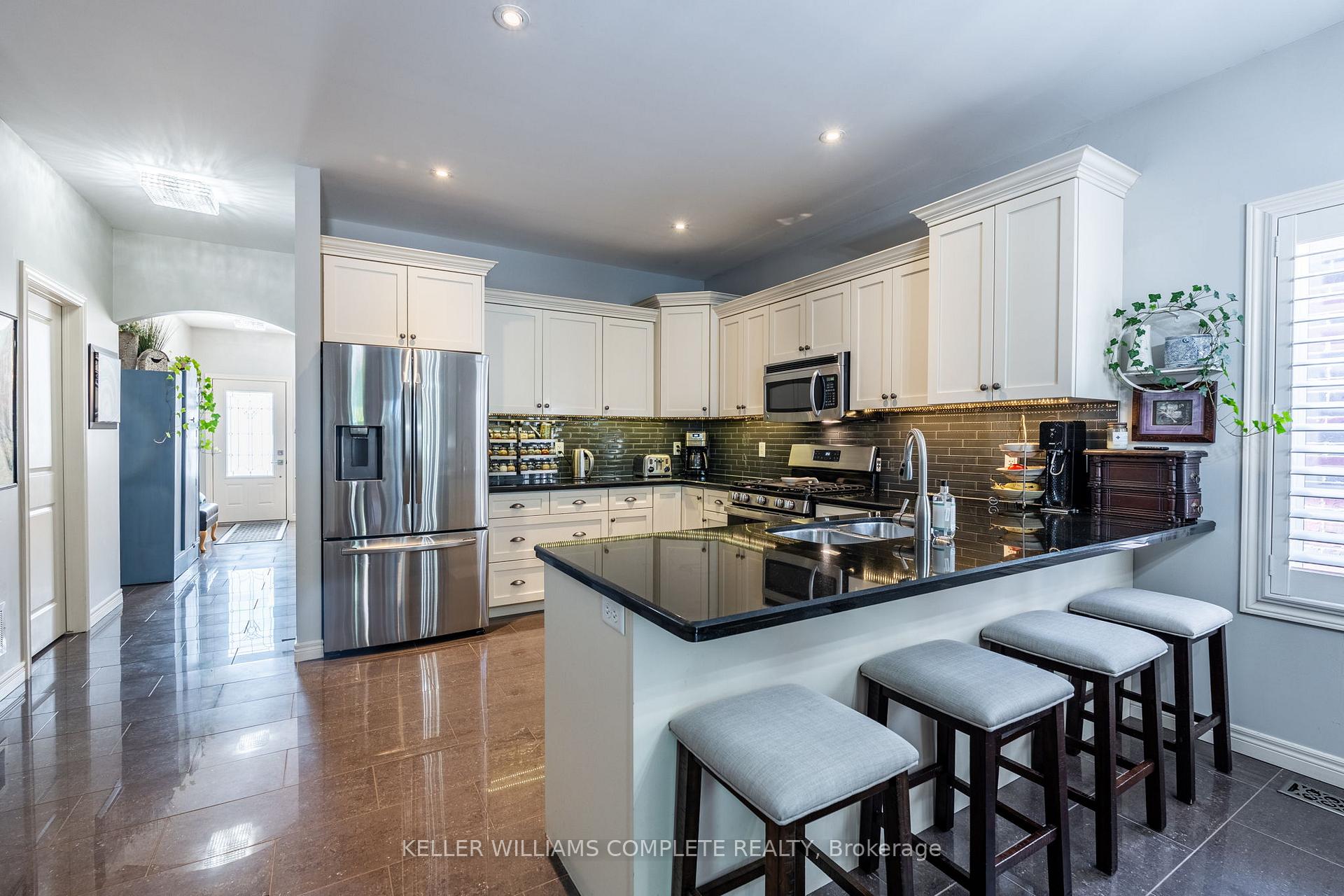 Photo 2 of 11 O'Leary Drive, Hamilton, Meadowlands — HOMEH