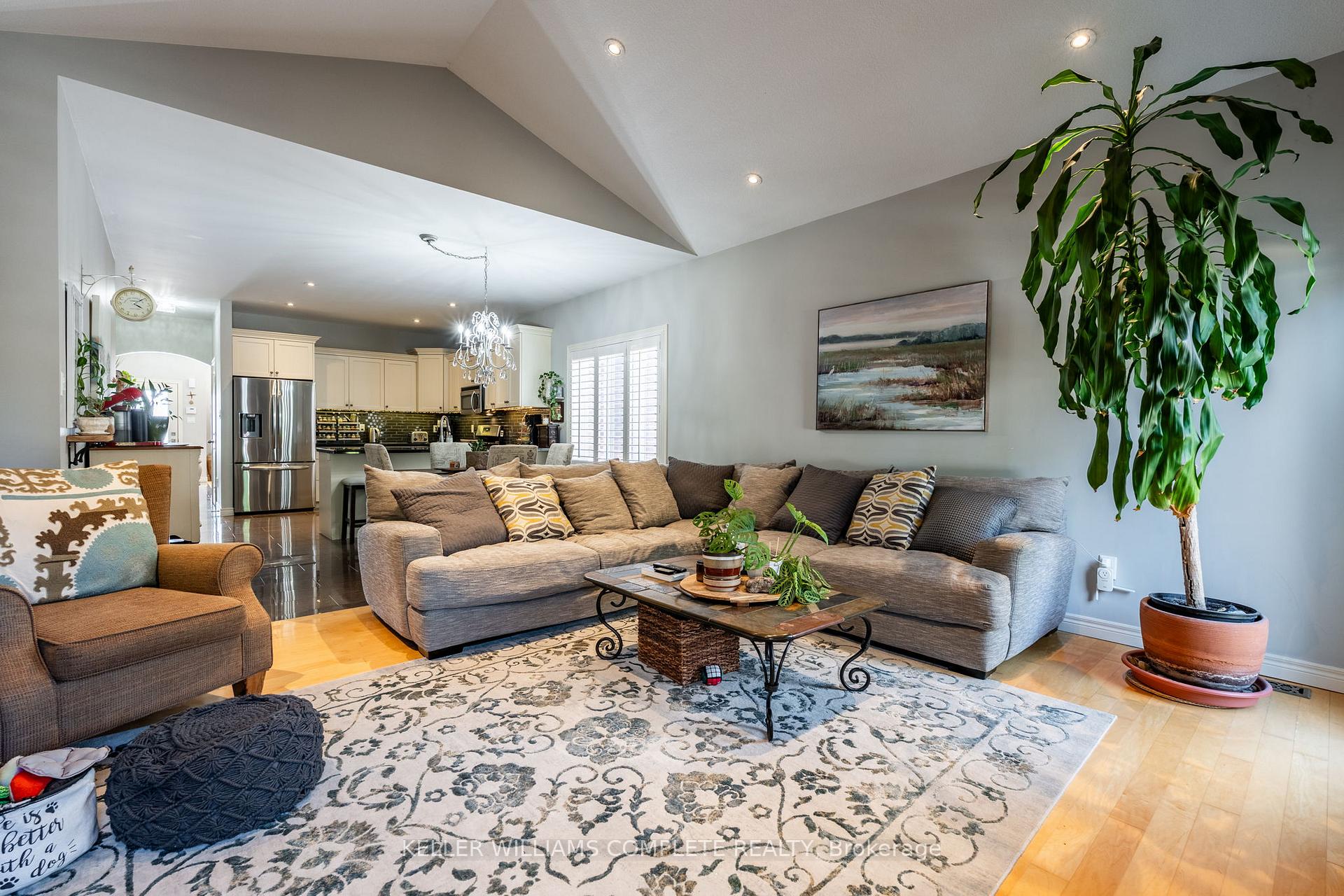 Photo 12 of 11 O'Leary Drive, Hamilton, Meadowlands — HOMEH