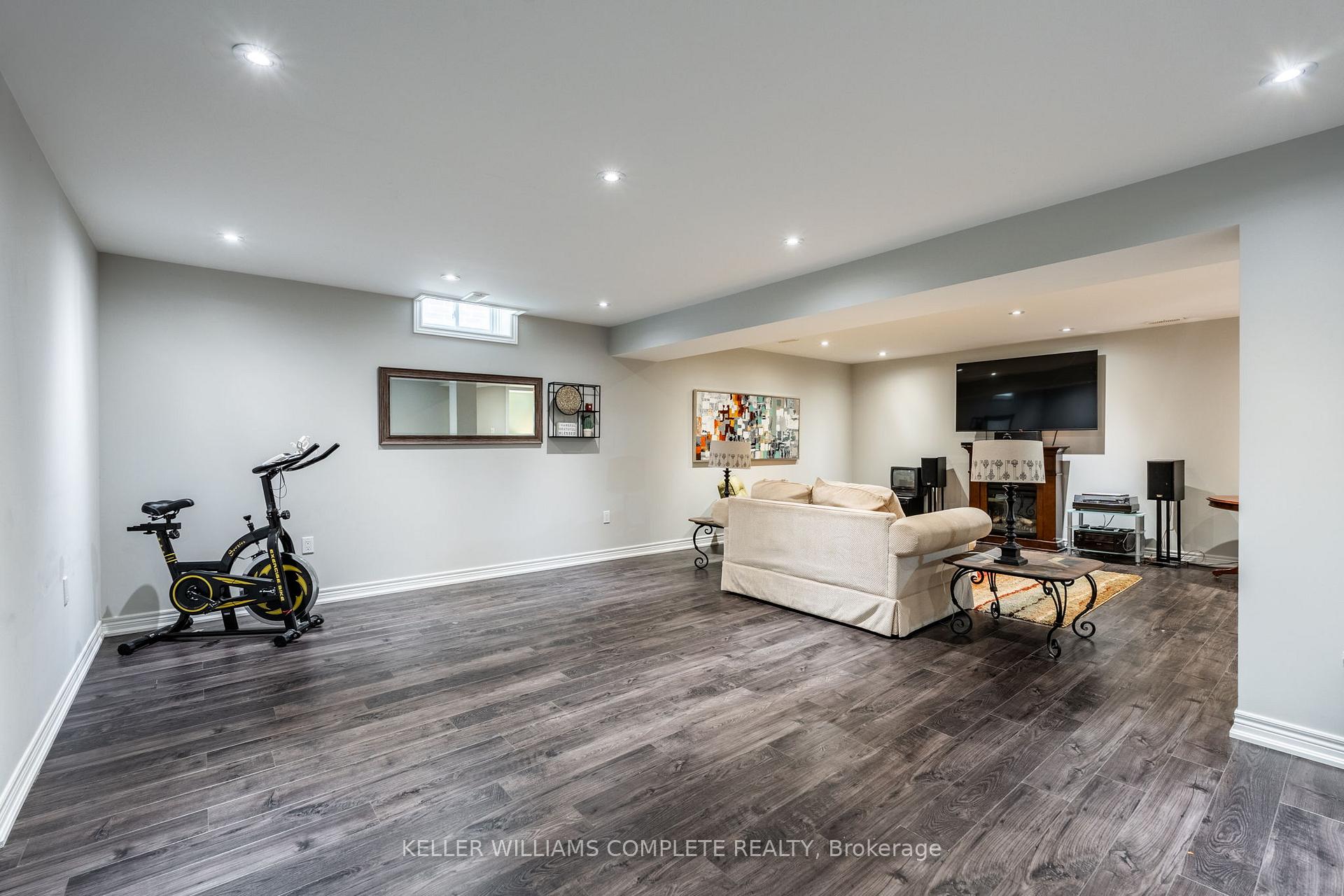 Photo 13 of 11 O'Leary Drive, Hamilton, Meadowlands — HOMEH