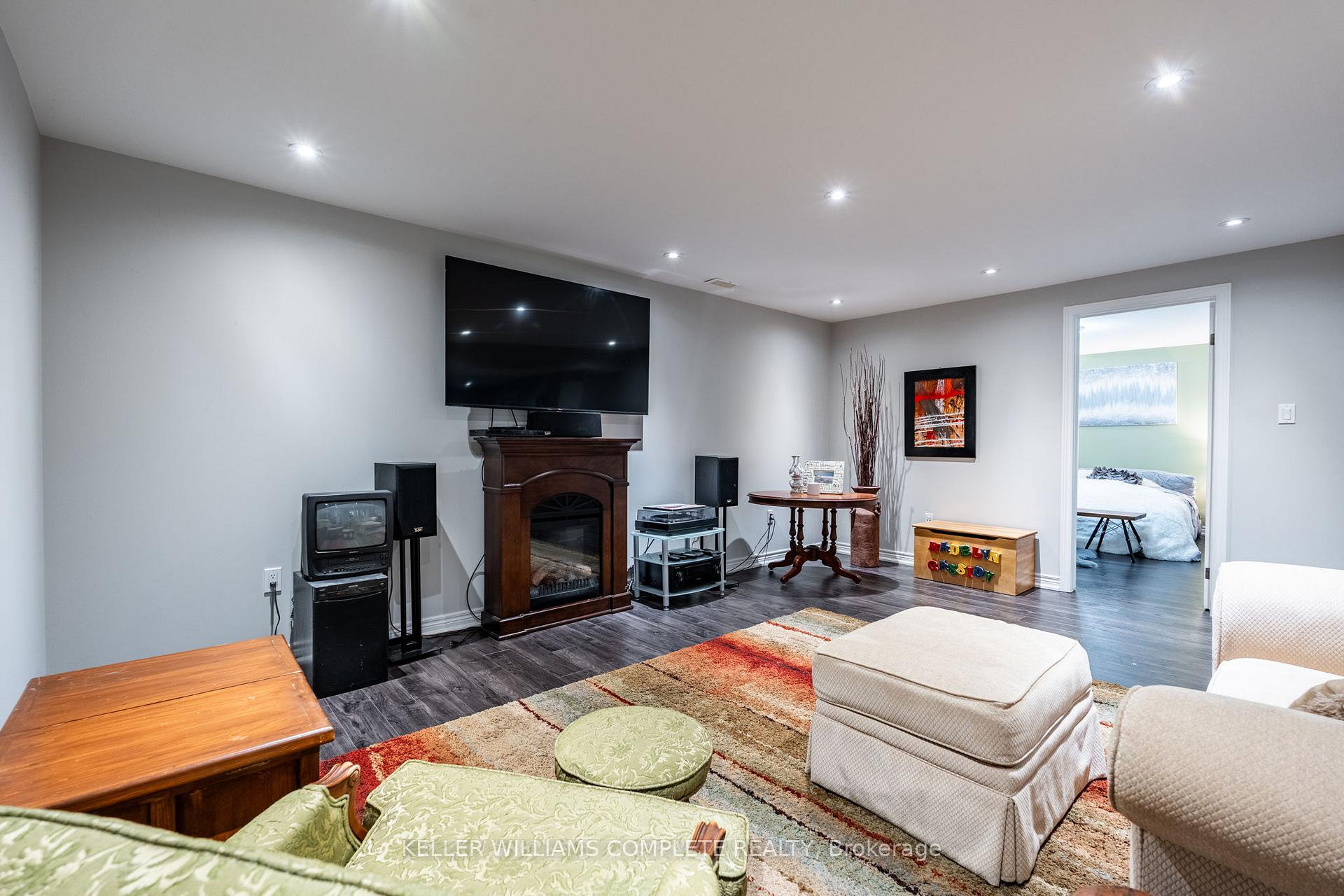 Photo 5 of 11 O'Leary Drive, Hamilton, Meadowlands — HOMEH