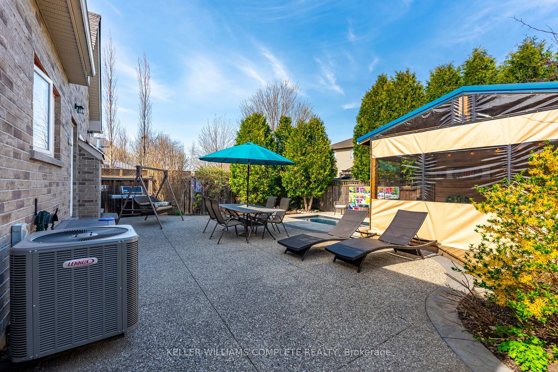 Photo 18 of 11 O'Leary Drive, Hamilton, Meadowlands — HOMEH