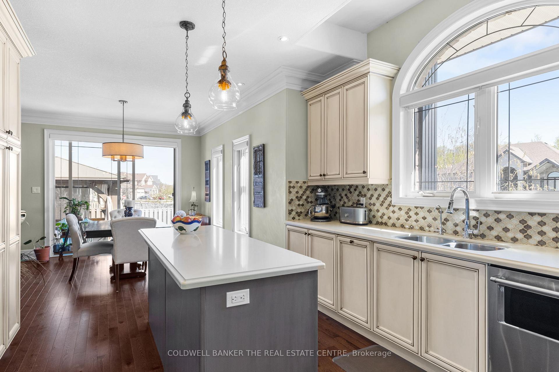 Photo 2 of 1076 Ralston Loop, Innisfil, Alcona — HOMEH