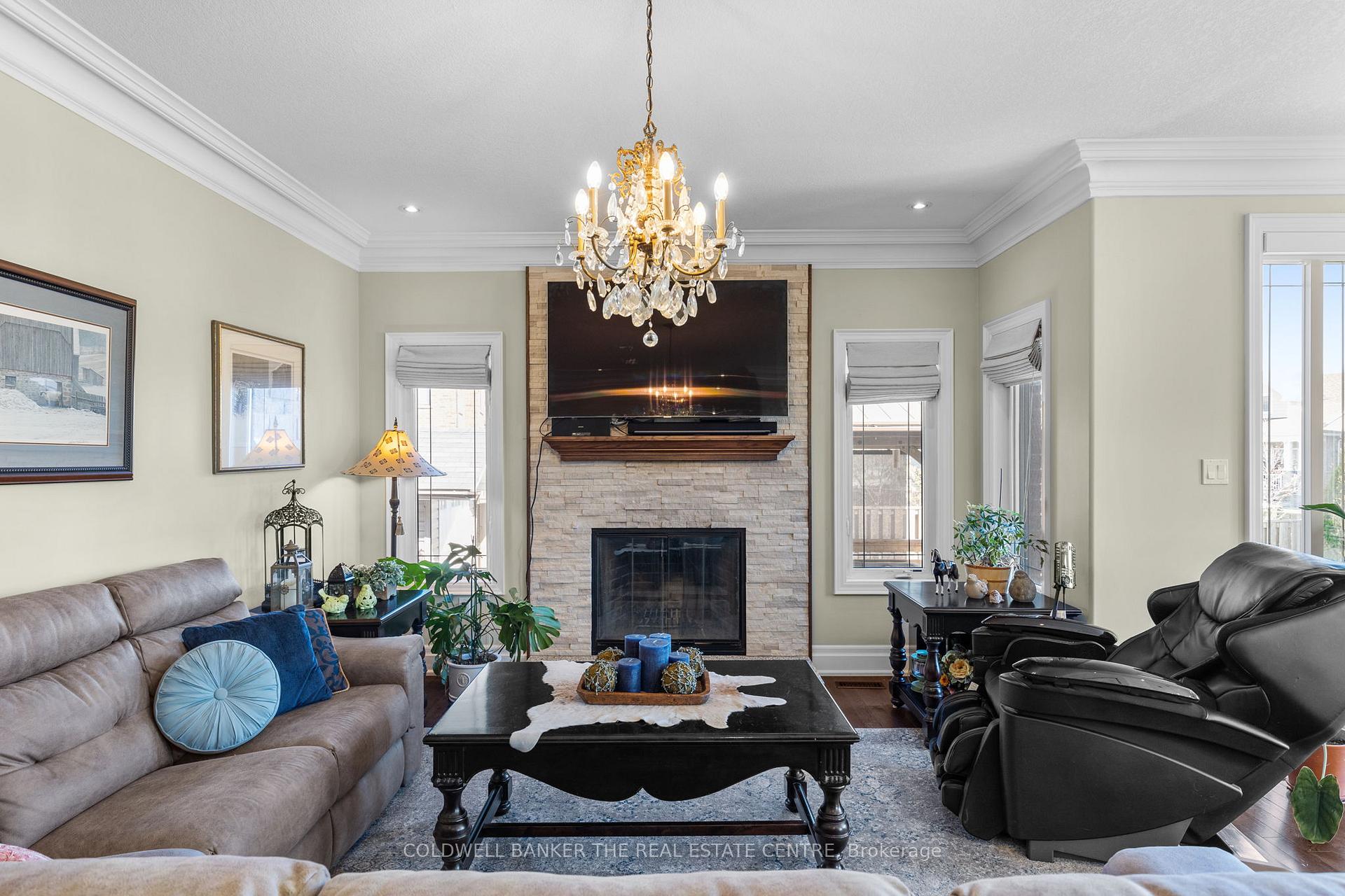 Photo 3 of 1076 Ralston Loop, Innisfil, Alcona — HOMEH