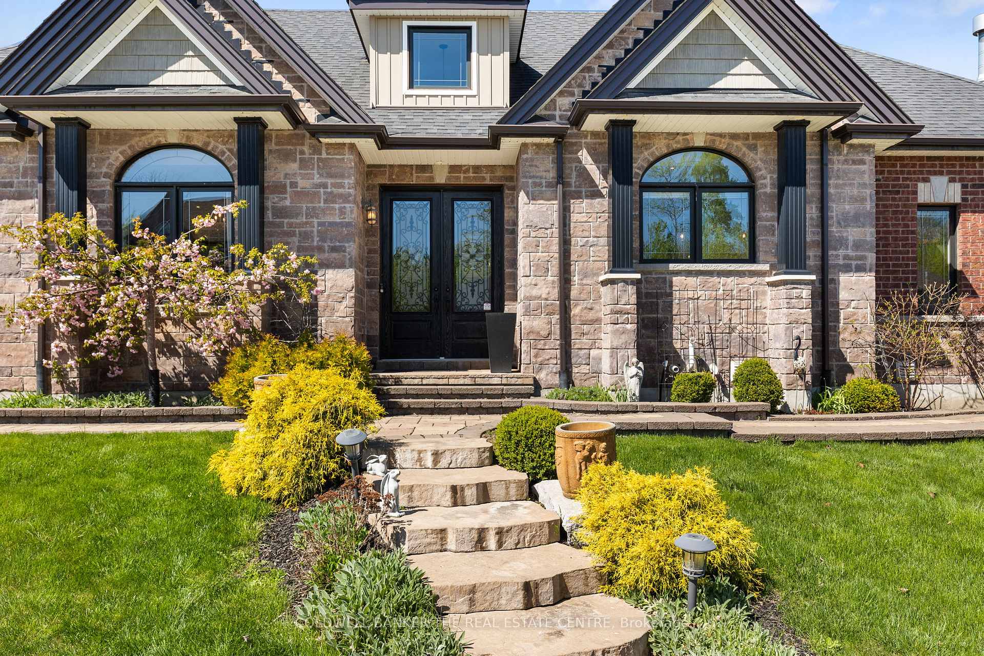 Photo 28 of 1076 Ralston Loop, Innisfil, Alcona — HOMEH
