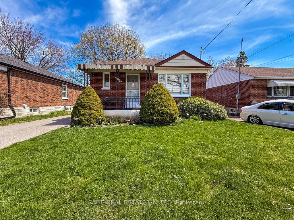 Front of 329 Cadillac Avenue S