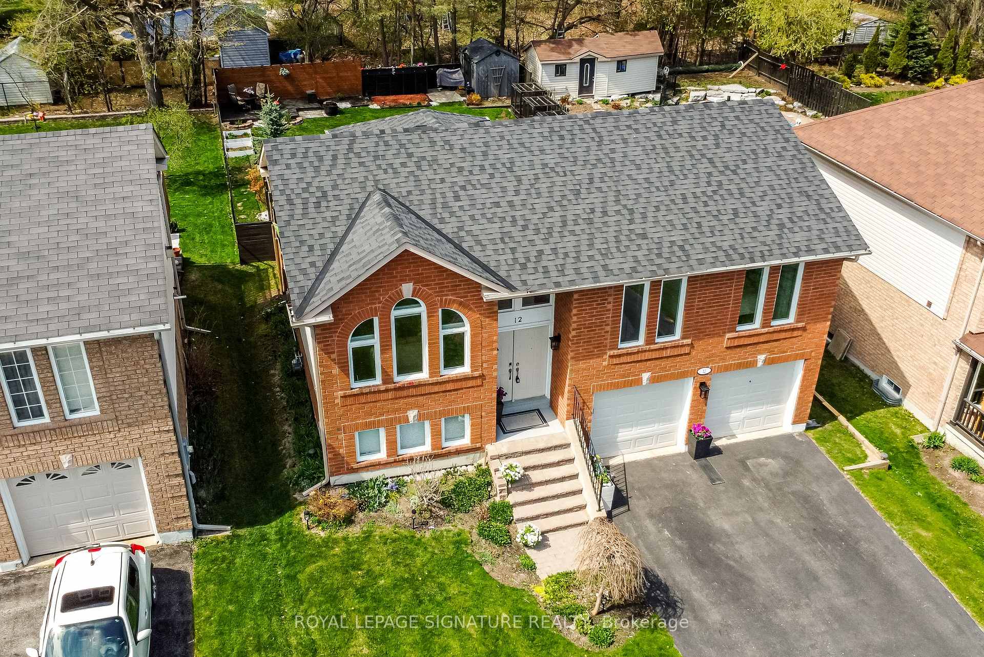 Photo 4 of 12 Frontier Avenue, Orillia — HOMEH