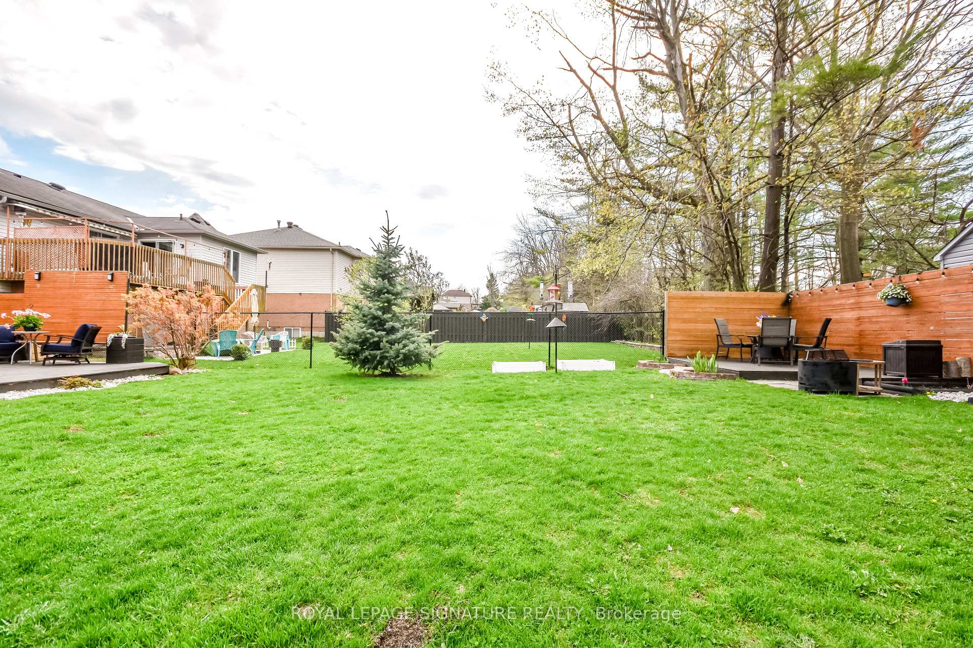 Photo 48 of 12 Frontier Avenue, Orillia — HOMEH