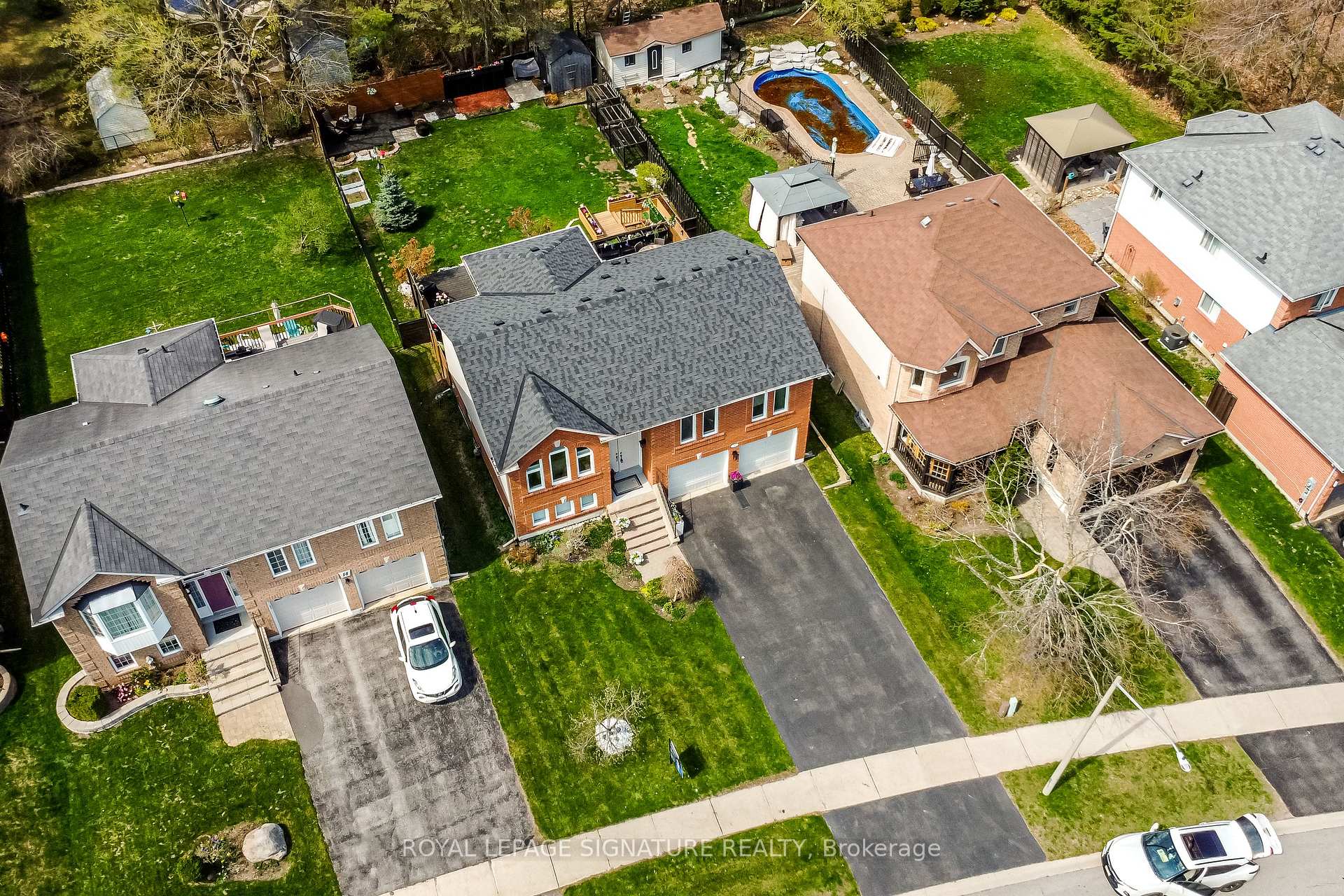 Photo 44 of 12 Frontier Avenue, Orillia — HOMEH