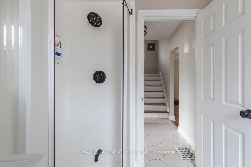 Photo 12 of 5 Bettina Avenue, Hamilton, Rosedale — HOMEH