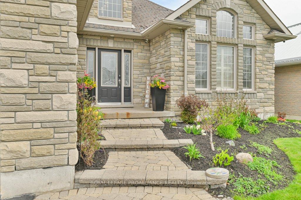 Photo 10 of 30 Cooke Court, Belleville — HOMEH